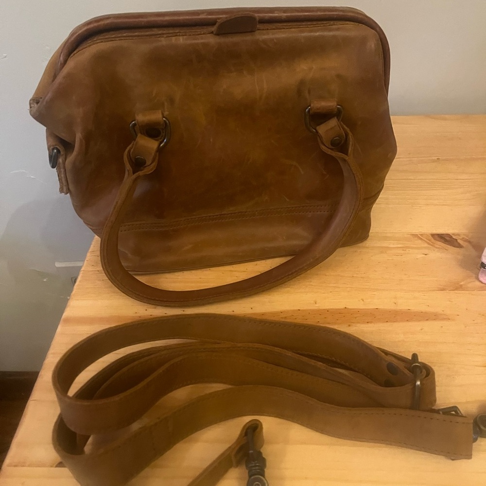 Saddleback Love 41 leather purse